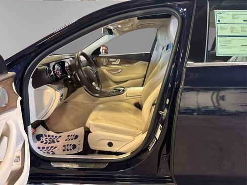 Used 2018 Mercedes-Benz E 300 4MATIC image 10