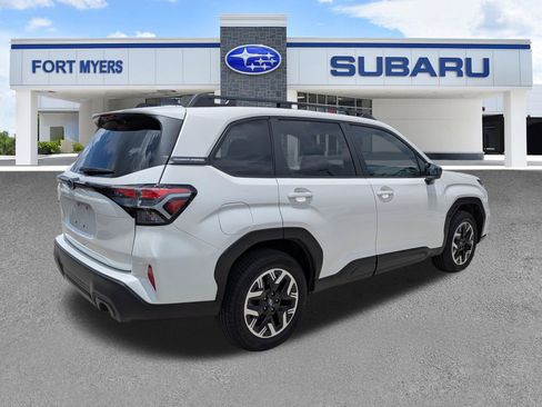 Used 2025 Subaru Forester Premium AWD/4WD image 4