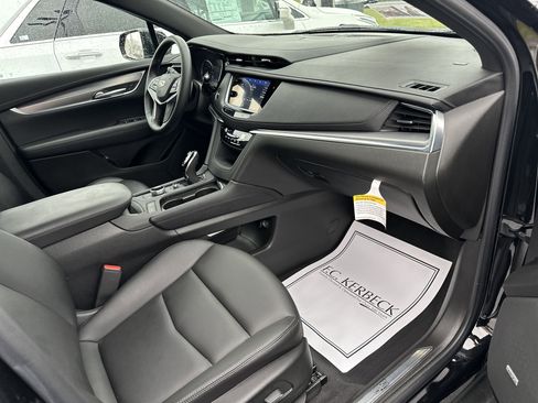 Certified 2024 Cadillac XT5 Luxury w/ LPO, Floor Liner Package image 12