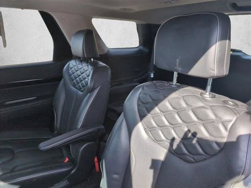 Used 2021 Hyundai Palisade Limited image 19