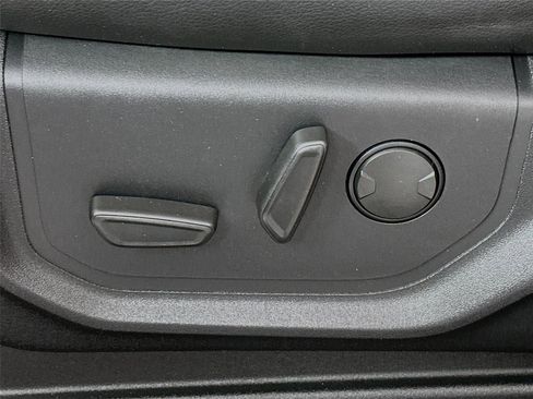 Used 2019 Ford F150 Lariat image 19