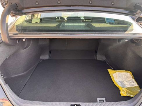 Used 2022 Toyota Camry LE image 30