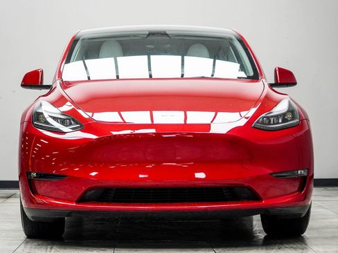 Used 2023 Tesla Model Y Long Range image 7