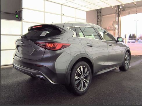 Used 2018 INFINITI QX30 AWD image 2