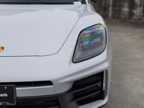 Certified 2025 Porsche Panamera image 16