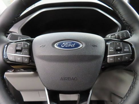 Used 2023 Ford Escape SE image 48