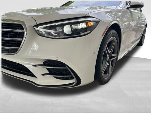 Used 2024 Mercedes-Benz S 580e 4MATIC Sedan w/ AMG Line image 13