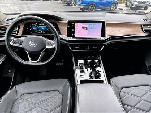 Used 2024 Volkswagen Atlas SE image 7
