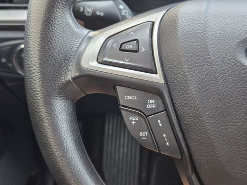 Used 2020 Ford Fusion SE image 27