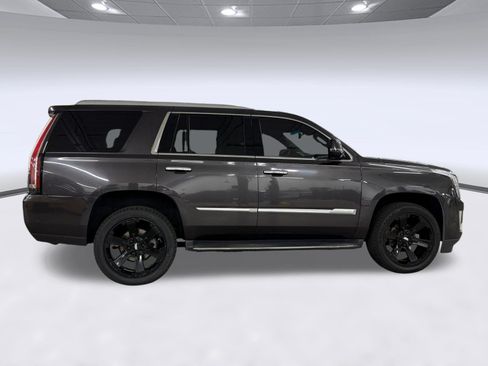 Used 2017 Cadillac Escalade Luxury AWD/4WD image 8