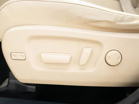 Used 2014 Toyota Highlander Limited Platinum AWD/4WD image 44