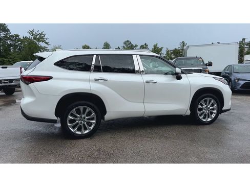Used 2020 Toyota Highlander Limited FWD image 9