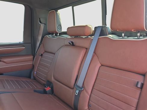 Used 2025 GMC Sierra 2500 Denali Ultimate w/ Max Trailering Package AWD/4WD image 12