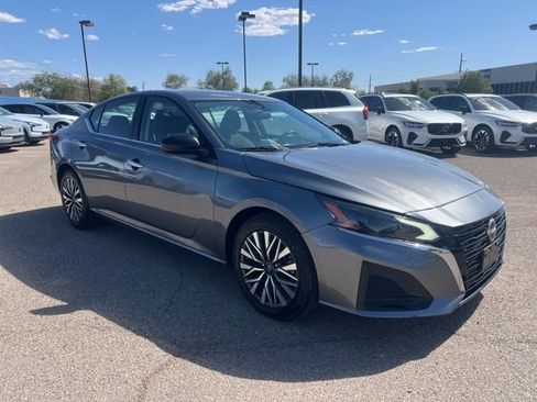 Used 2024 Nissan Altima 2.5 SV FWD image 1