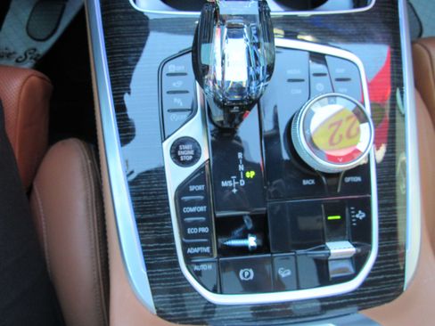 Used 2022 BMW X7 M50i AWD/4WD image 16