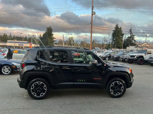 Used 2016 Jeep Renegade Trailhawk image 7