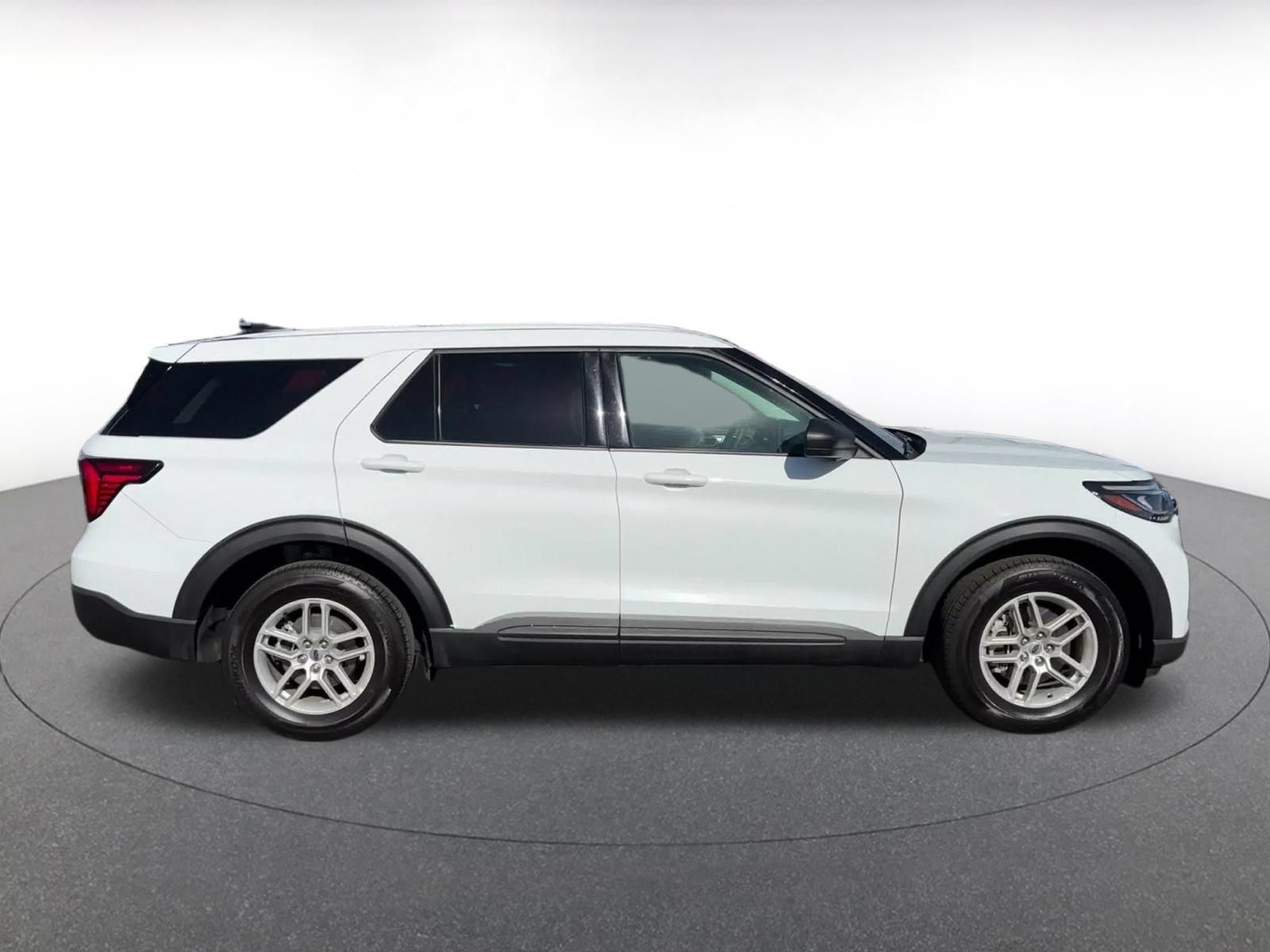 Used 2026 Ford Explorer Active AWD/4WD image 15