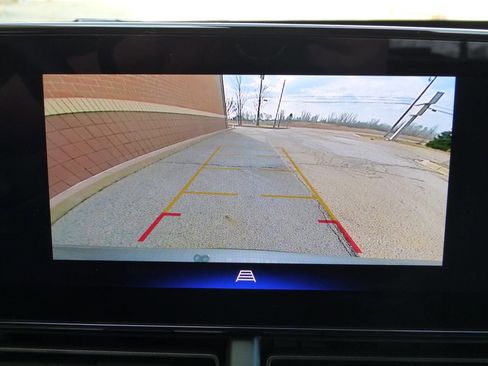 Used 2025 Chevrolet Trax LT w/ Driver Confidence Package image 45