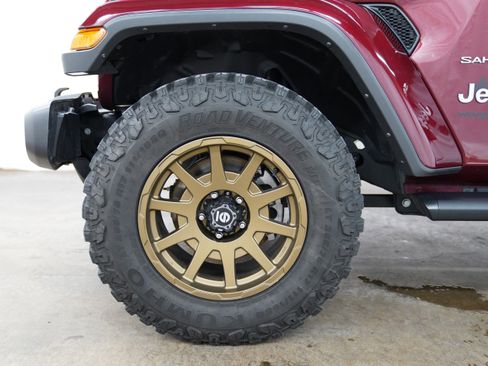 Used 2022 Jeep Wrangler Unlimited Sahara w/ LED Lighting Group image 14