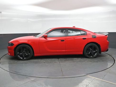 Used 2018 Dodge Charger R/T image 8