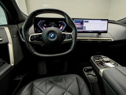 Used 2024 BMW iX xDrive50 w/ Premium Package AWD/4WD image 16