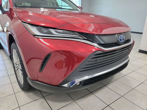 Used 2023 Toyota Venza XLE AWD/4WD image 24