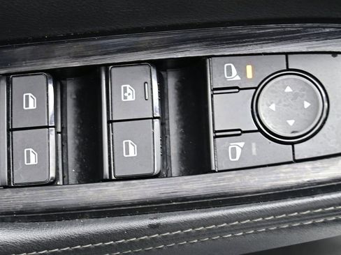 Used 2023 Nissan Rogue SV image 13