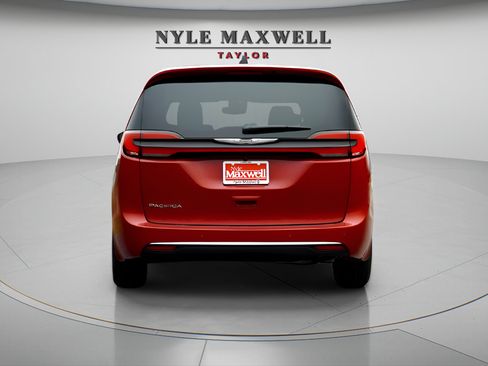 New 2026 Chrysler Pacifica Select FWD image 6
