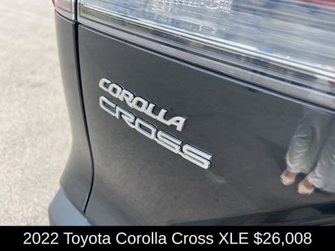Used 2022 Toyota Corolla Cross XLE image 6
