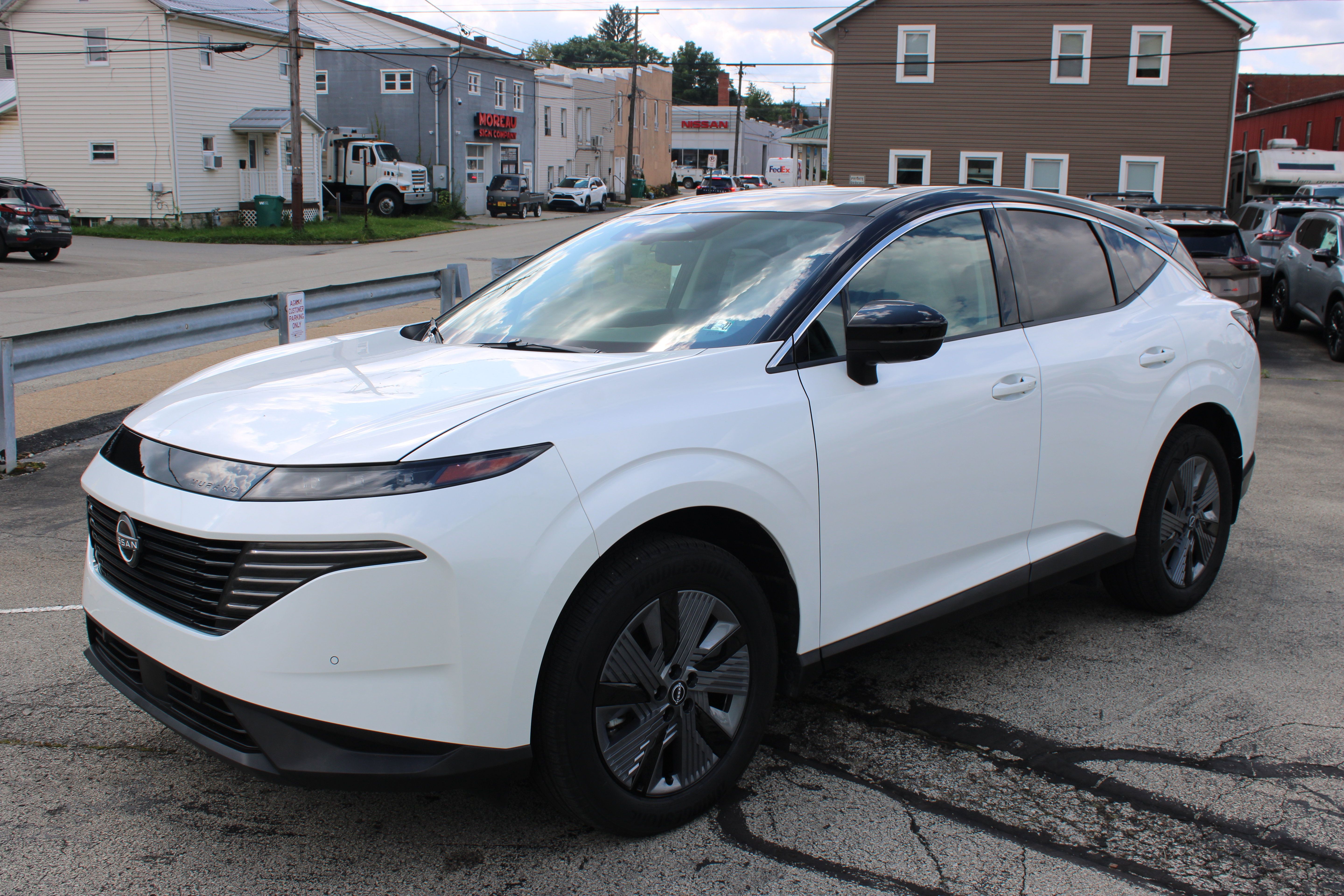 Certified 2025 Nissan Murano SL AWD/4WD image 1