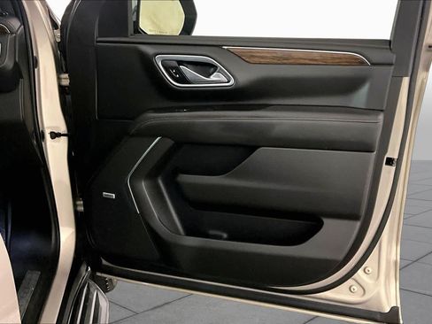 Used 2021 Chevrolet Tahoe Premier w/ Premium Package RWD image 22