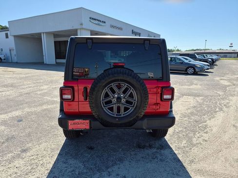 Used 2025 Jeep Wrangler Unlimited Sport AWD/4WD image 4