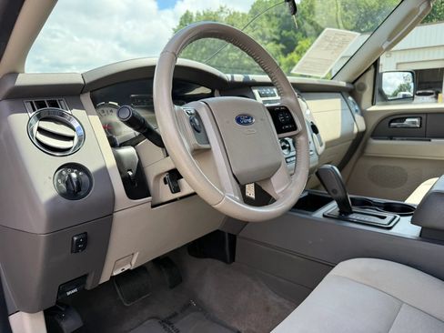 Used 2014 Ford Expedition XLT AWD/4WD image 17