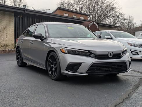 Used 2024 Honda Civic Sport image 3