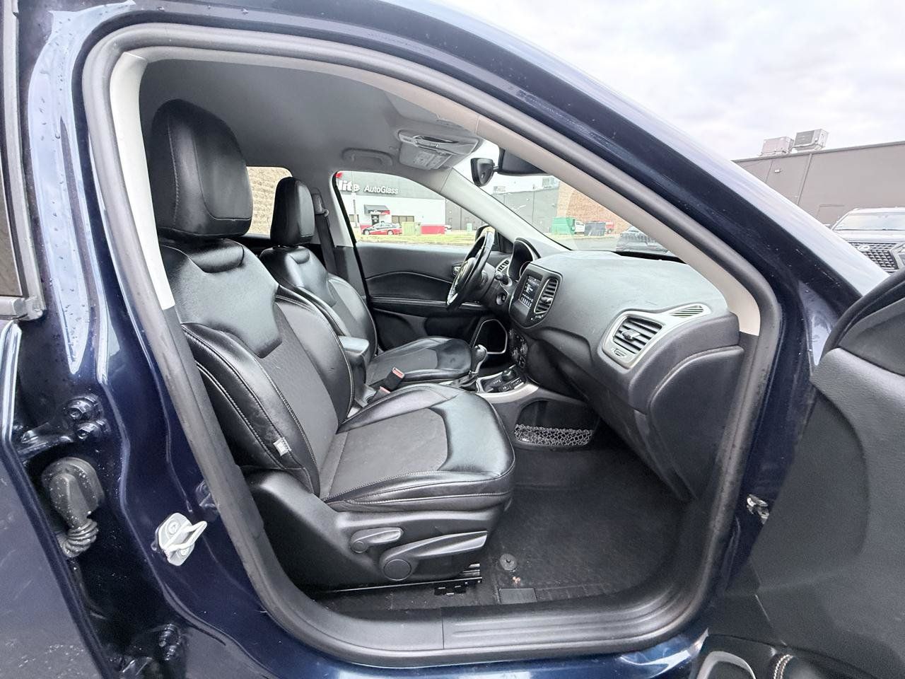 Used 2017 Jeep Compass Latitude w/ Popular Equipment Group AWD/4WD image 11