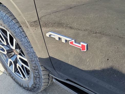 Used 2023 GMC Yukon XL AT4 image 33