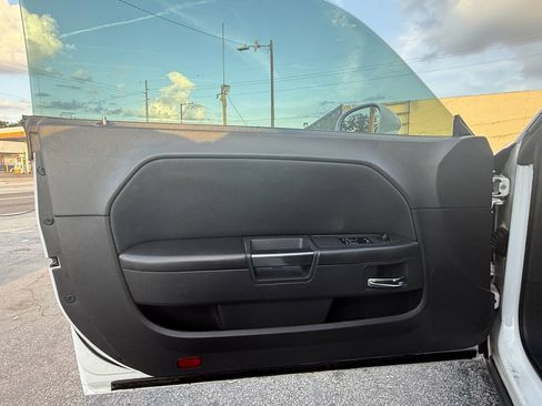 Used 2013 Dodge Challenger SXT RWD image 8