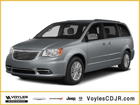 Used 2014 Chrysler Town & Country Touring FWD image 1