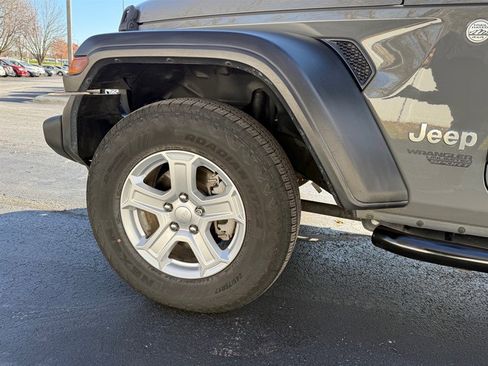 Used 2019 Jeep Wrangler Unlimited Sport S image 17