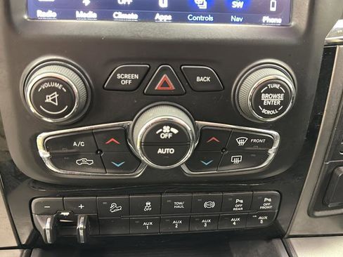 Used 2018 RAM 2500 Laramie w/ Sport Appearance Group AWD/4WD image 23