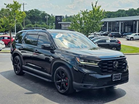 Used 2025 Honda Pilot Black Edition image 1