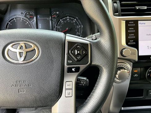 Used 2022 Toyota 4Runner SR5 AWD/4WD image 11
