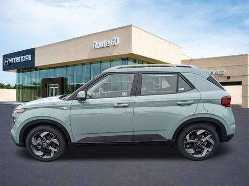 Used 2026 Hyundai Venue SEL FWD image 7