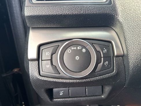 Used 2019 Ford Explorer XLT w/ Equipment Group 202A image 28