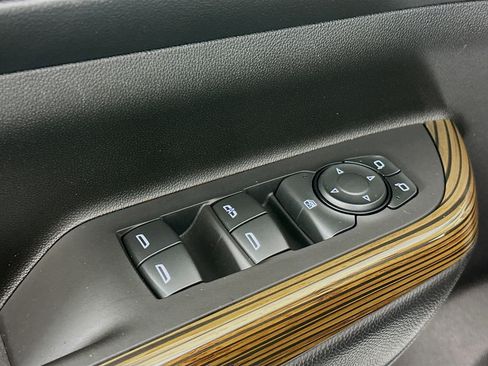 Used 2023 GMC Acadia SLE w/ Driver Convenience Package image 15