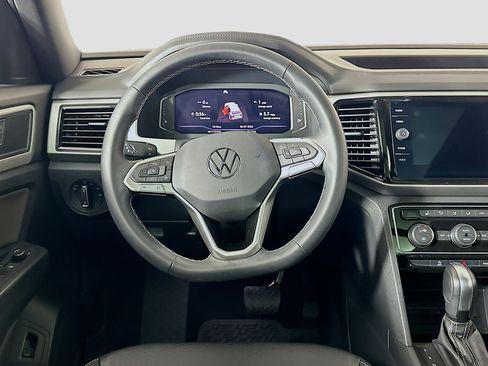 Used 2023 Volkswagen Atlas Cross Sport SE w/ Panoramic Sunroof Package FWD image 18