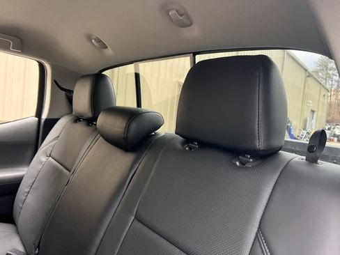 Used 2021 Toyota Tacoma SR5 AWD/4WD image 19