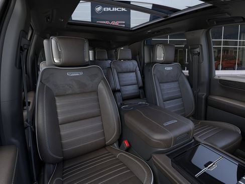 New 2026 GMC Yukon Denali Ultimate w/ LPO, Floor Liner Package AWD/4WD image 16