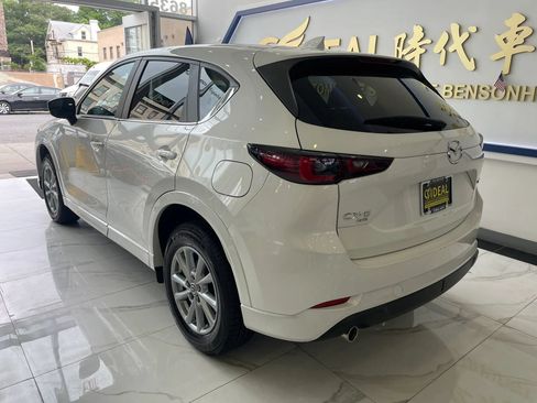 Used 2024 MAZDA CX-5 AWD 2.5 S w/ Preferred Package image 5