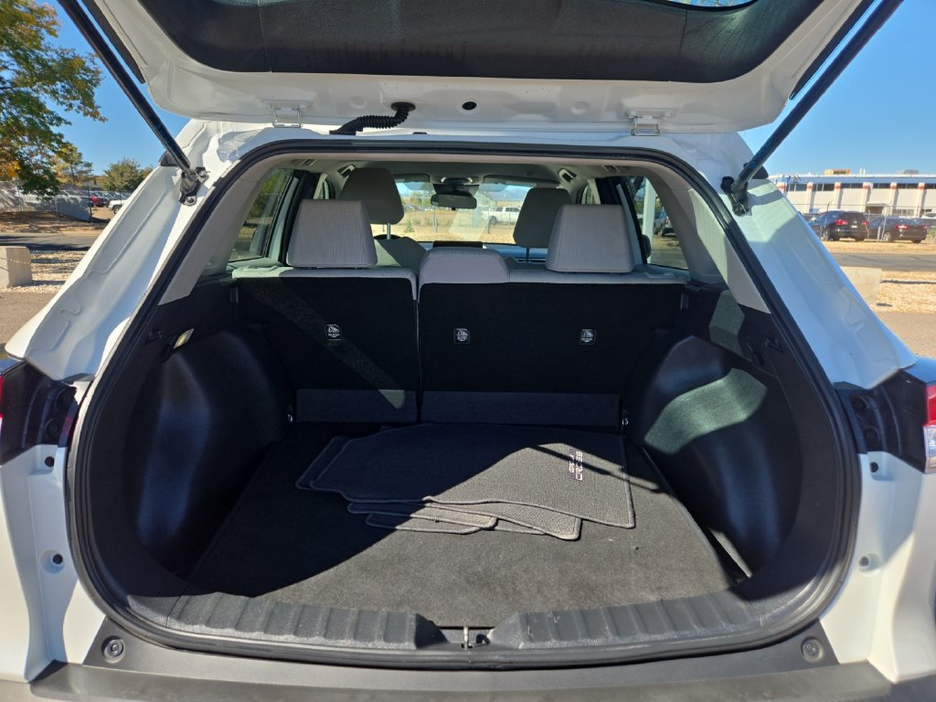 Used 2023 Toyota Corolla Cross L AWD/4WD image 17